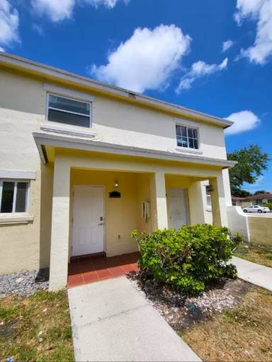 Main picture of 19502 SW 103rd Ct