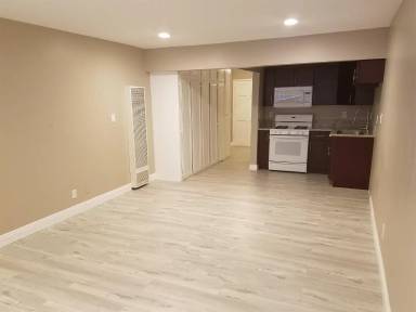 Main picture of 20326 Cohasset St. - 04