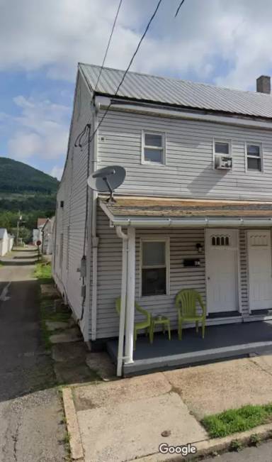 Main picture of 457 Main St