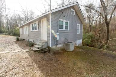 Main picture of 298 2nd Pl NW