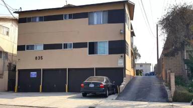Main picture of 835 W Beach Ave