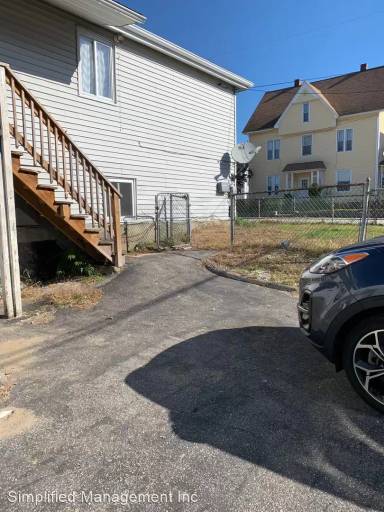 Main picture of 245 Laurel St