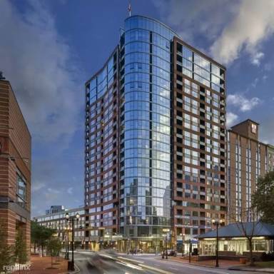 Main picture of 1 Center St