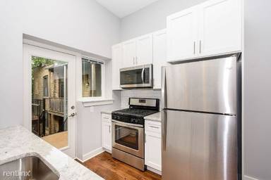 Main picture of 850 W Newport Ave