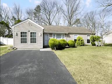 Main picture of 98 Buckingham Dr