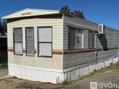 Main picture of 64 Sylvia St