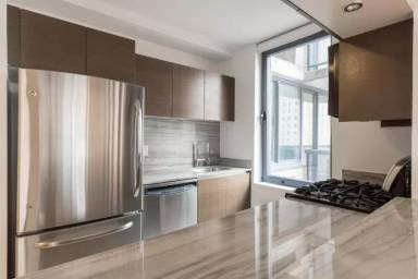 Main picture of 236 W 48th St