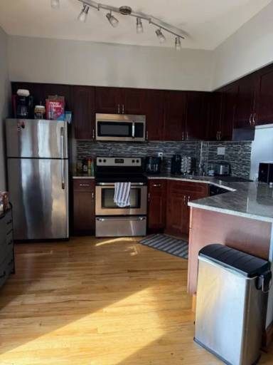 Main picture of 3822 N Wayne Ave