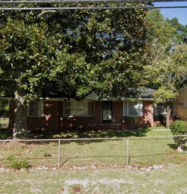 Main picture of 521 Englewood Dr