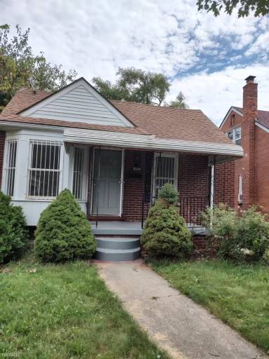 Main picture of 6492 Grandmont Ave