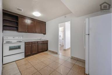 Main picture of 3601 W Melvin St Apartments