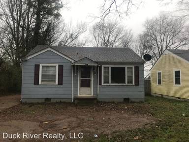 Main picture of 305 Adams Ave