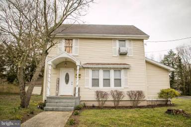 Main picture of 164 Delaware Ave