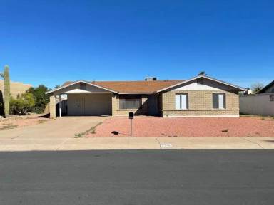 Main picture of 1916 E Ardmore Dr