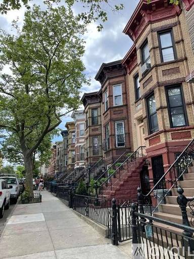 Main picture of 442 46th St