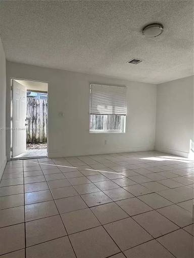 Main picture of 190 NW 51st St