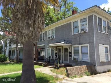 Main picture of 940 W Woodlawn Ave