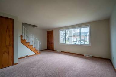 Main picture of 29 Oakridge Dr