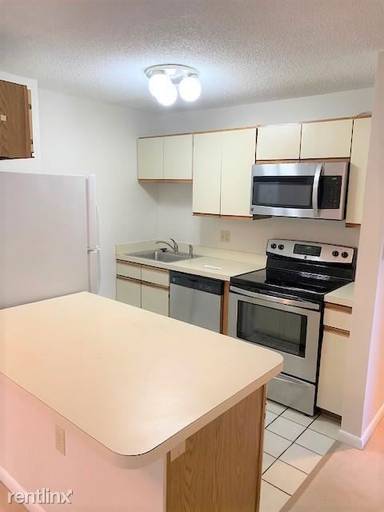 Main picture of 23 Elm St