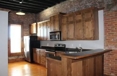 Main picture of 206 W Mason St