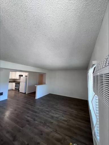 Main picture of 381 Millar Ave