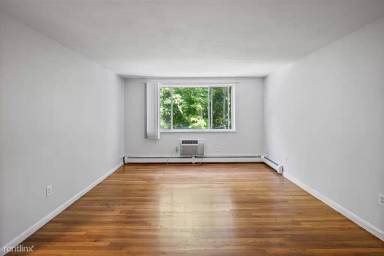 Main picture of 580 Cummins Hwy