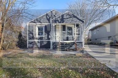 Main picture of 1120 E 84th Ter