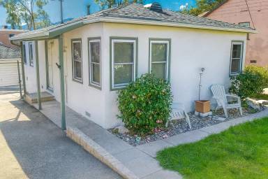 Main picture of 3244 Prospect Ave