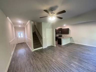 Main picture of 602-640 The Heights Ln