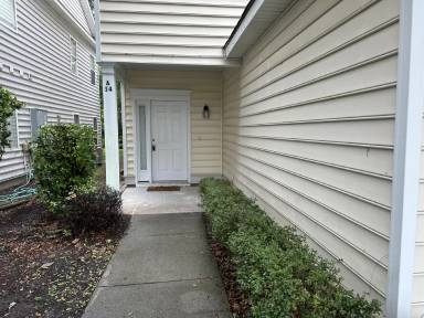 Main picture of 12 Essex Ct