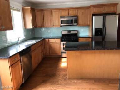 Main picture of 2720 State St