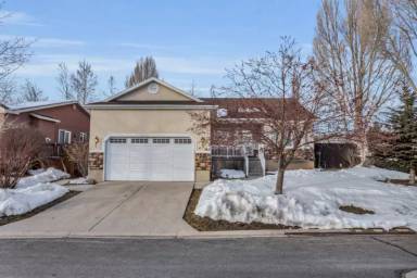 Main picture of 762 Saddle Dr