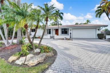 Main picture of 612 Hibiscus Dr