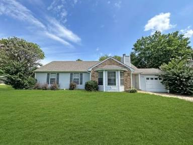 Main picture of 790 Clarington Dr