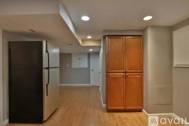 Main picture of 3145 E Broad St