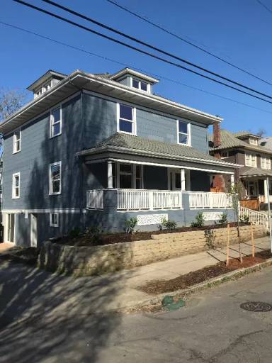 Main picture of 1035 SE 14th Ave