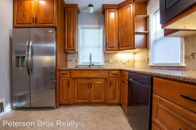 Main picture of 4738 Capitol Ave