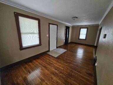 Main picture of 726 E Maywood Ave