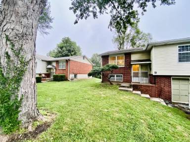 Main picture of 621 NE Lynn St