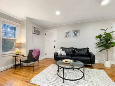 Main picture of 4009 University Ave