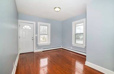 Main picture of 85 Gilbert St