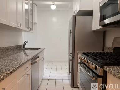 Main picture of 115 E 92nd St