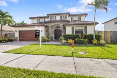 Main picture of 11863 SW 155th Ct