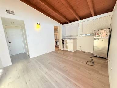 Main picture of 401 N Lupine St