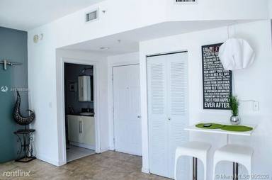 Main picture of 1800 Biscayne Plaza Condo