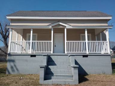 Main picture of 10 Courtney St
