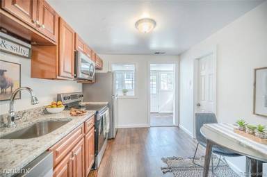 Main picture of 4087 S Clarkson St