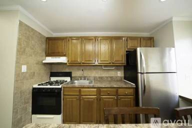 Main picture of 21 48 24 St