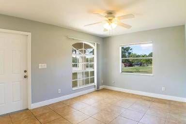 Main picture of 1249 Echo St E