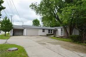 Main picture of 1921 E 116th St